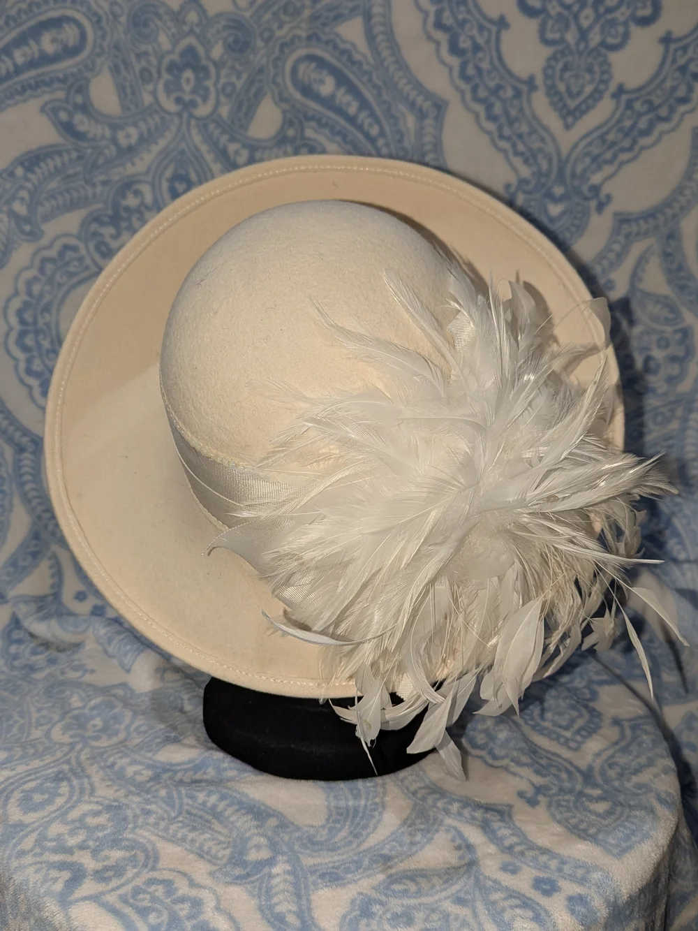 Cream Wide-Brim Felt Hat with Feather Trim